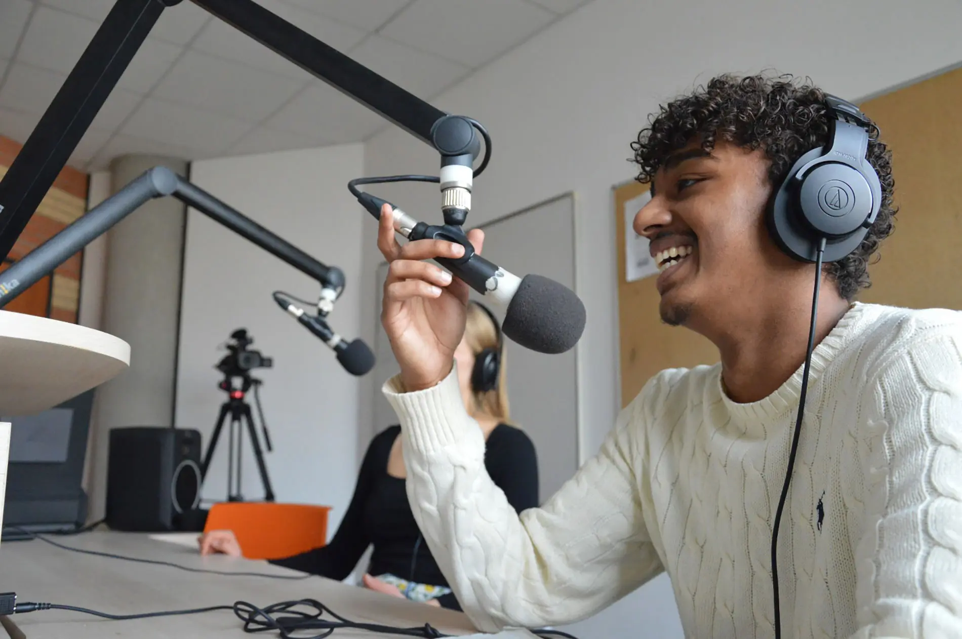 devenir journaliste radio