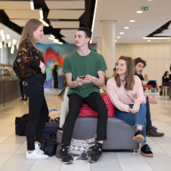 Posez vos questions à nos étudiants en bachelor Communication !