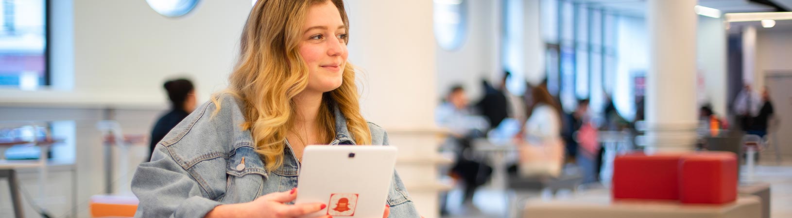 Fiche métier directeur artistique, ISCPA Ecole de communication
