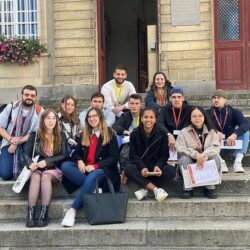 LES JOURNALISTES SUR LE TERRAIN