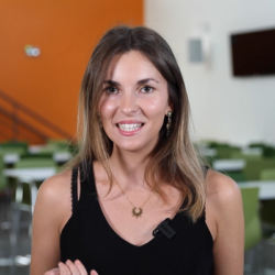 Parole d’alumni avec Marianna Midy, Chargée de communication Europe – MI-GSO | PCUBED